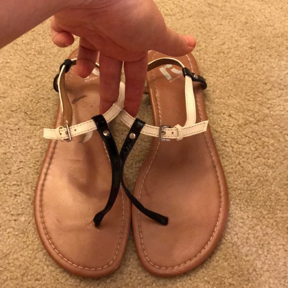 Patent black/white sandals